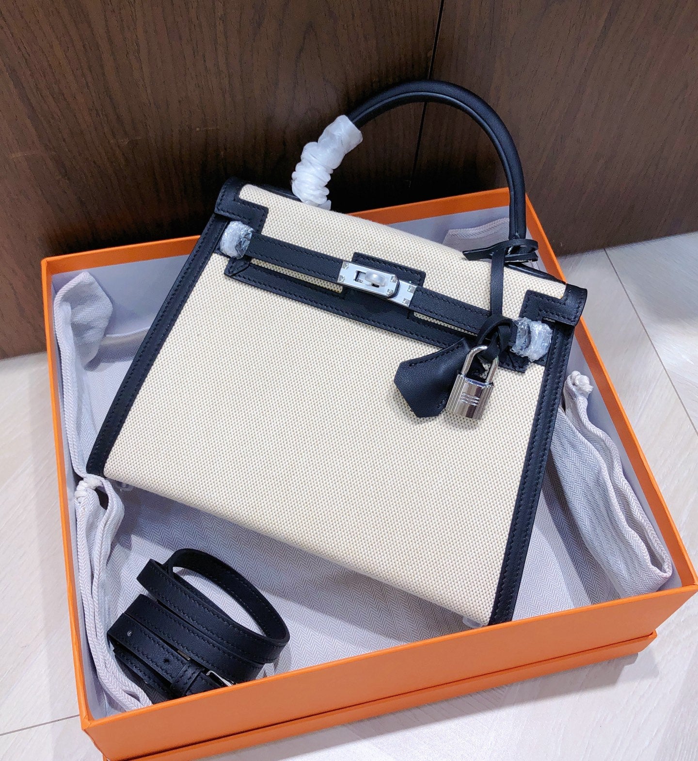 B1R15H119 Popular   leather bag
