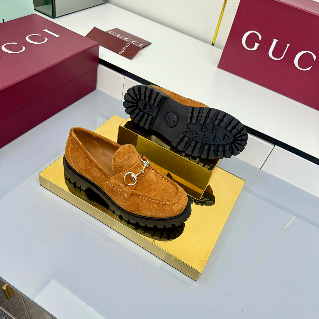 Z2Q105B304 Popular high-quality Shoes