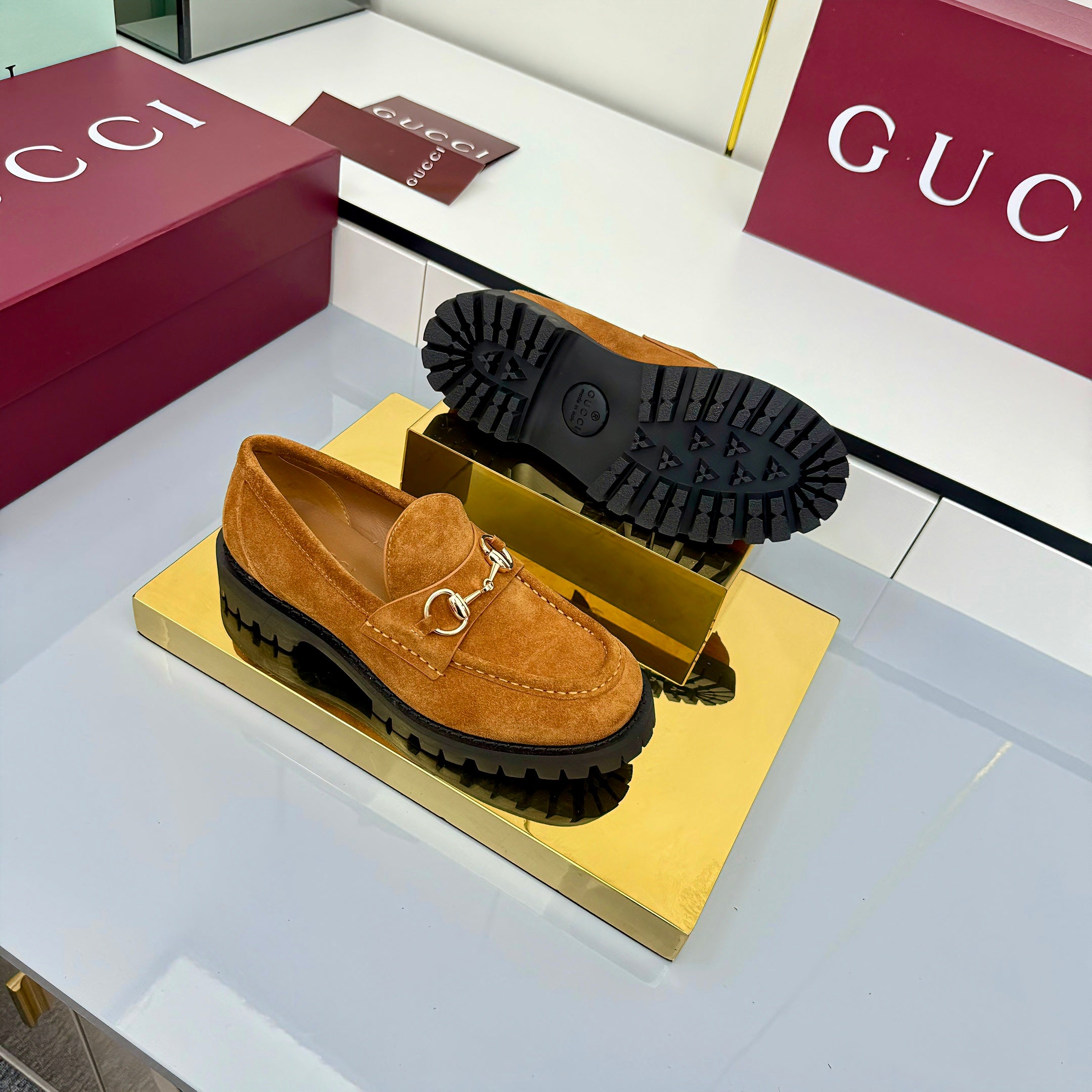 Z2Q105B304 Popular high-quality Shoes