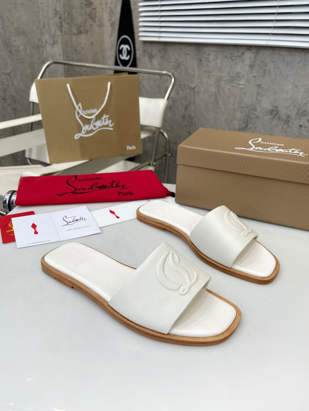 Z2XA32 Popular leather Slippers