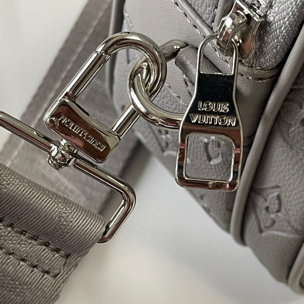 B1W15E38 Popular  leather bag
