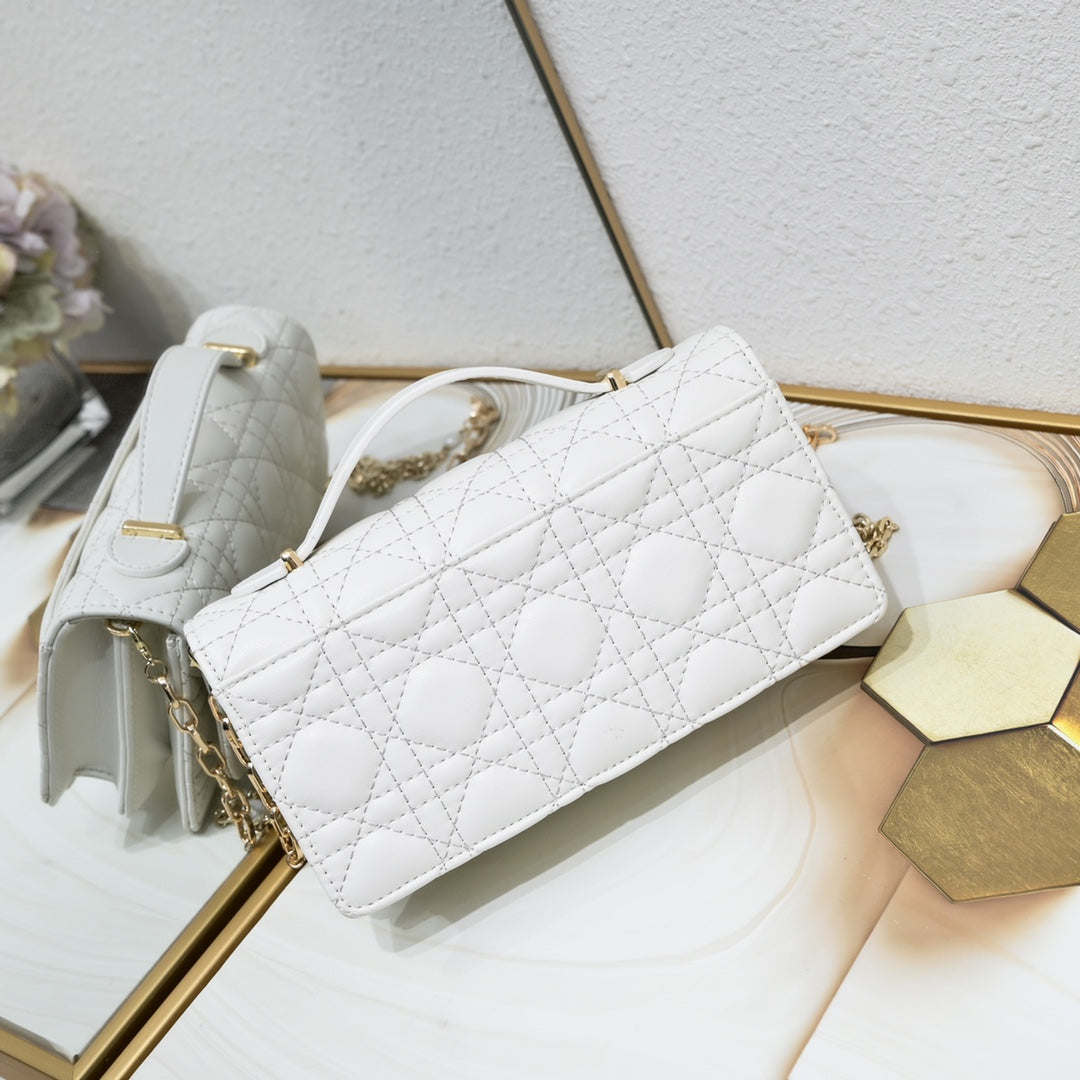 B1N36D28 Popular leather bag