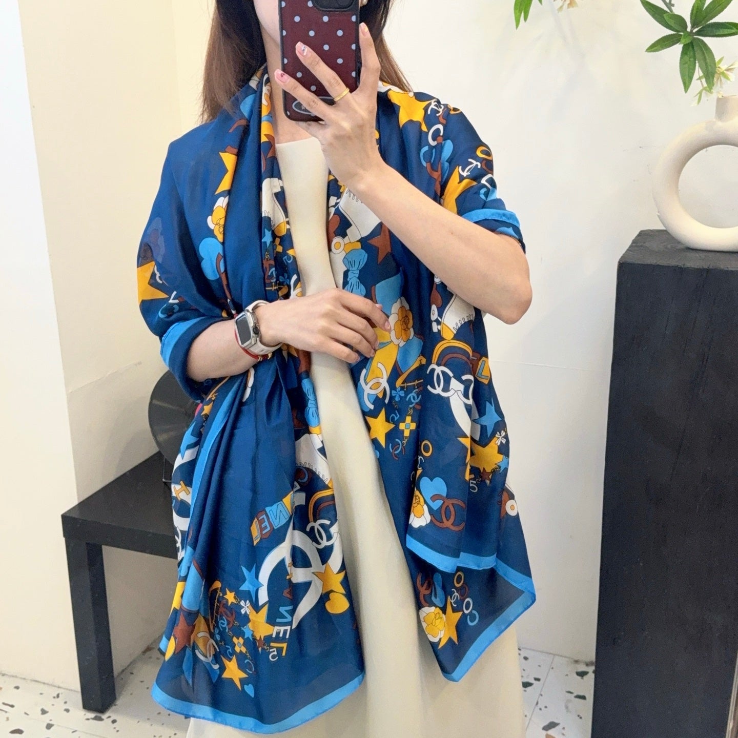 W1Z35C200  Popular Silk Scarve