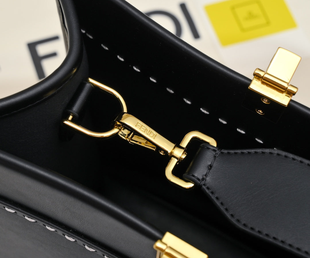 B1P36F104 Popular leather bag
