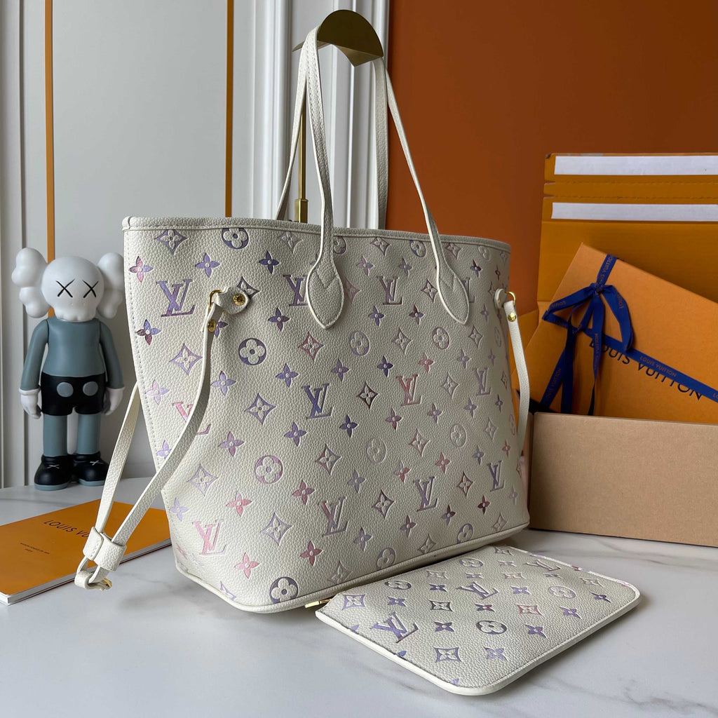 B1P46E93 Popular leather bag