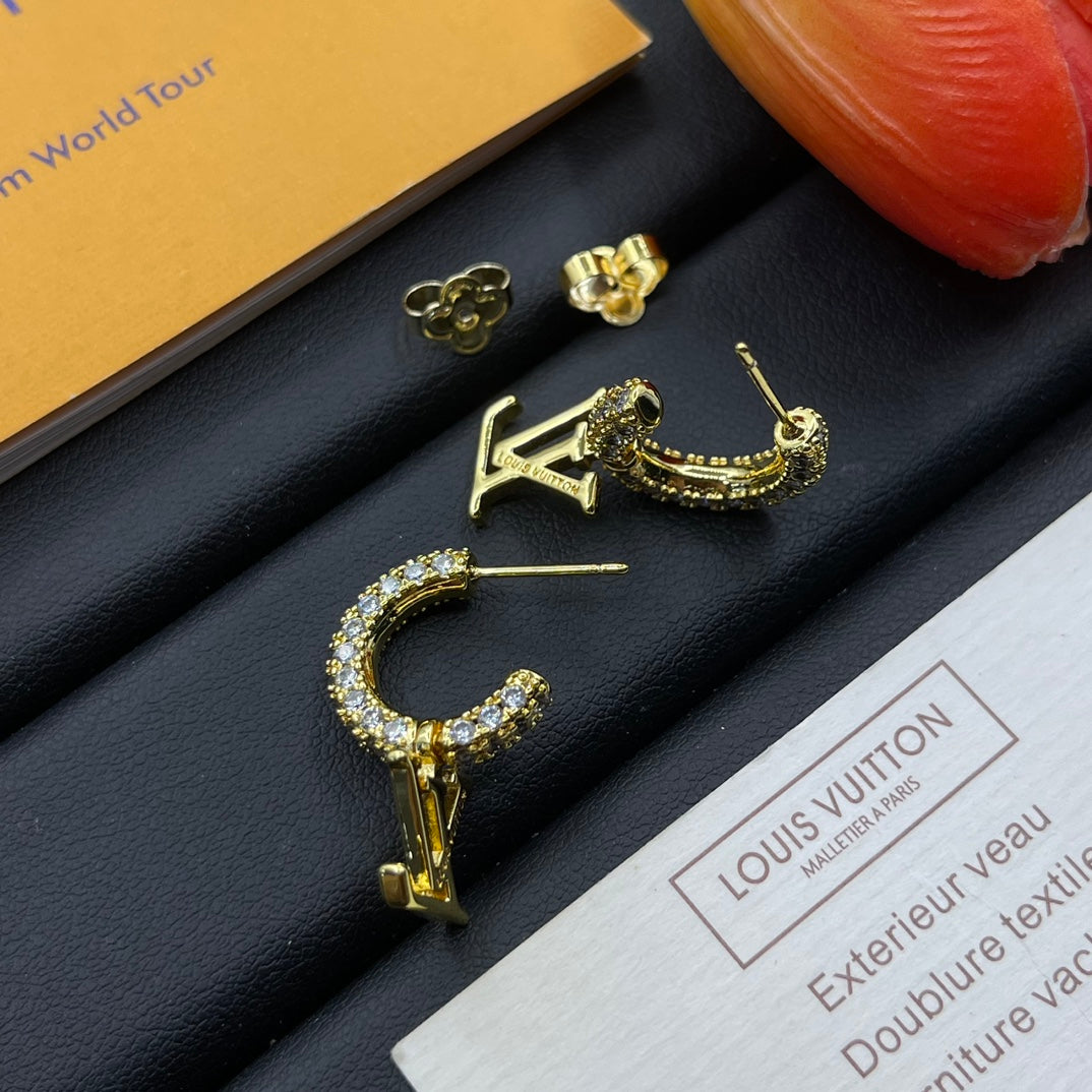 X1Z64E609E Popular Earrings