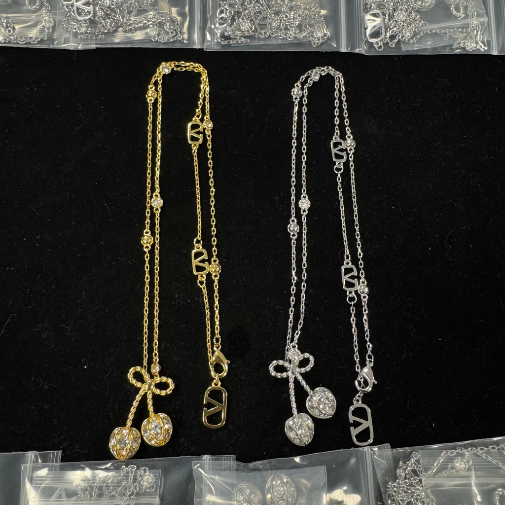 X1Q85VL109X Popular Necklace. Earrings
