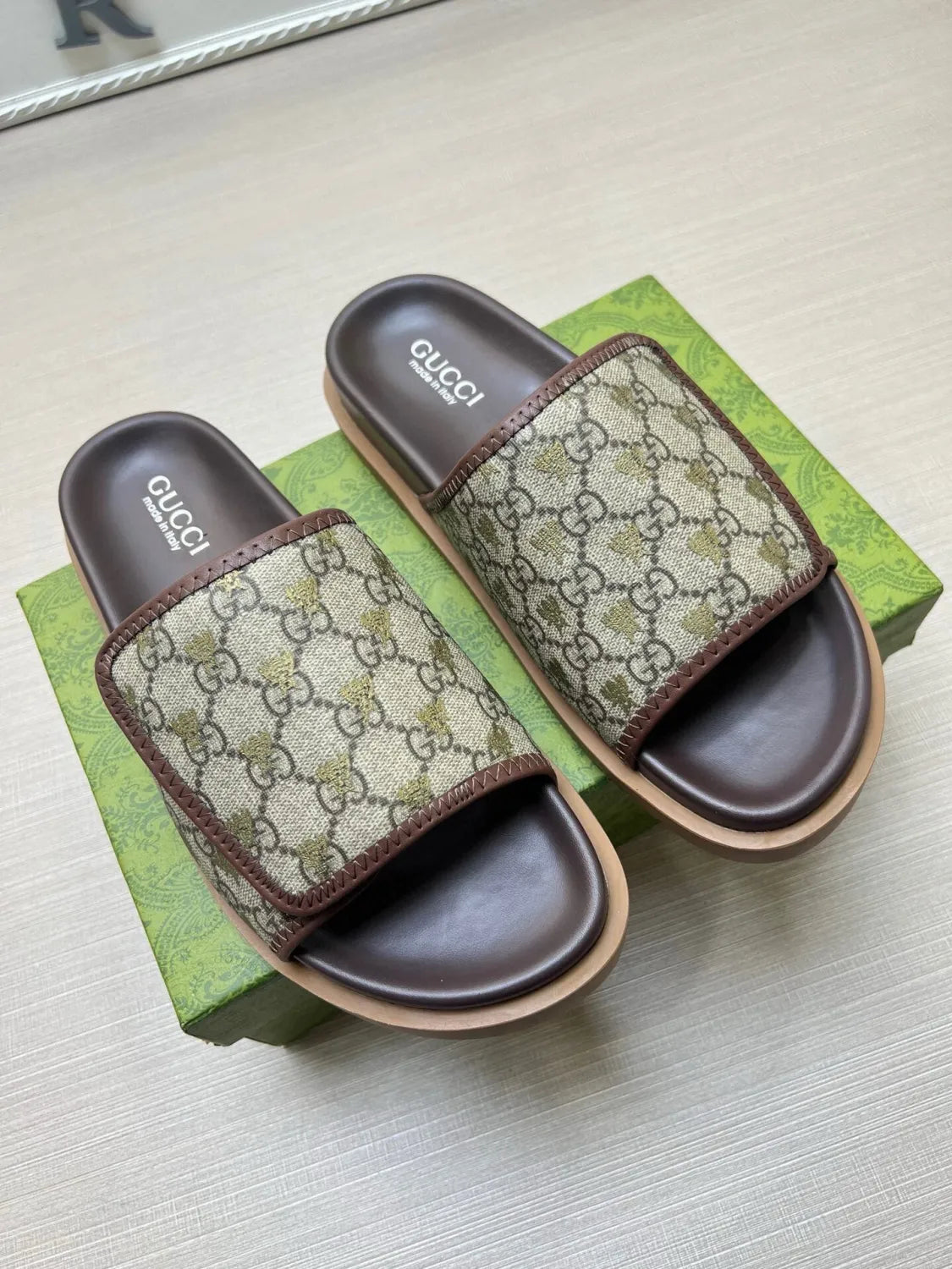 Z5WB240 Popular Slippers