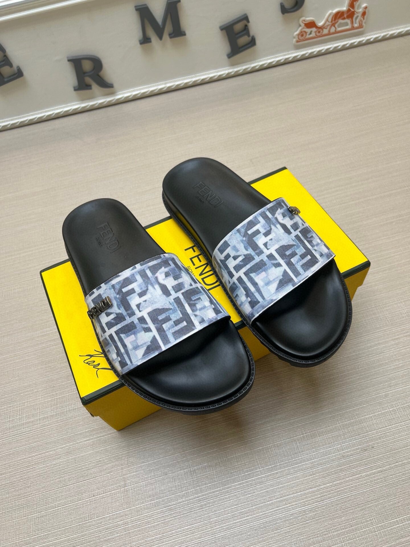 Z5ZF15 Popular slippers