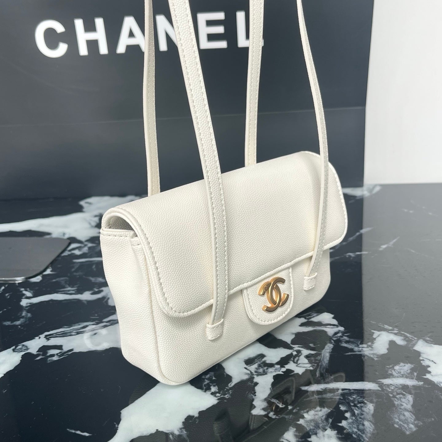 B1X46C1 Popular leather bag