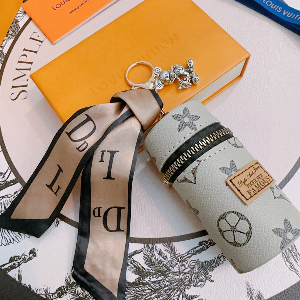A1Z105E67 Popular bag 's charms accessories