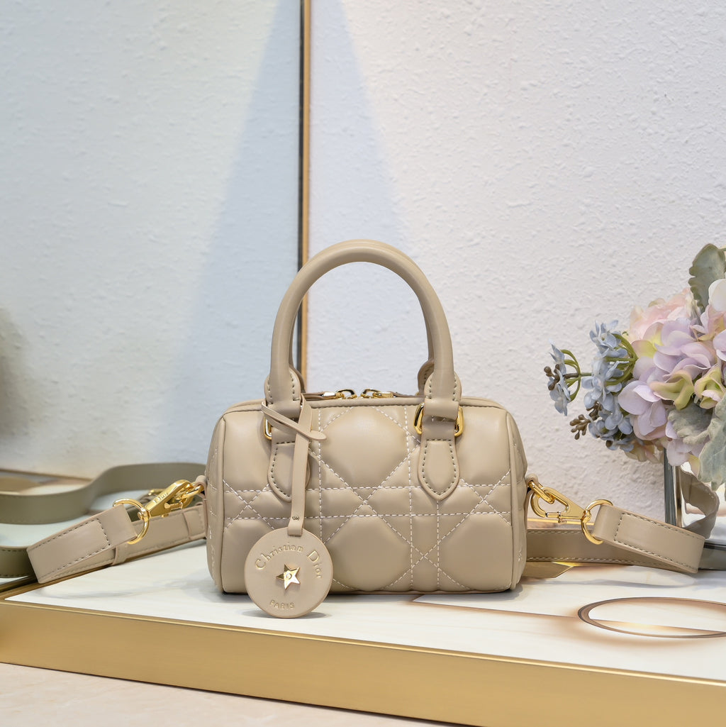 B1W15D32 Popular  leather bag