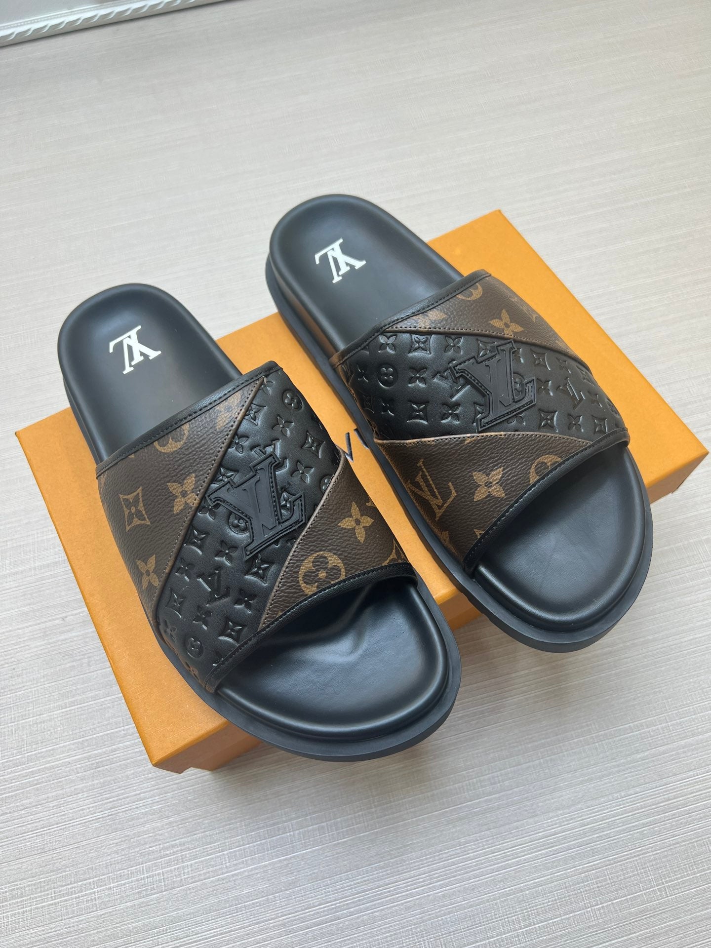 Z5ZE2 Popular slippers