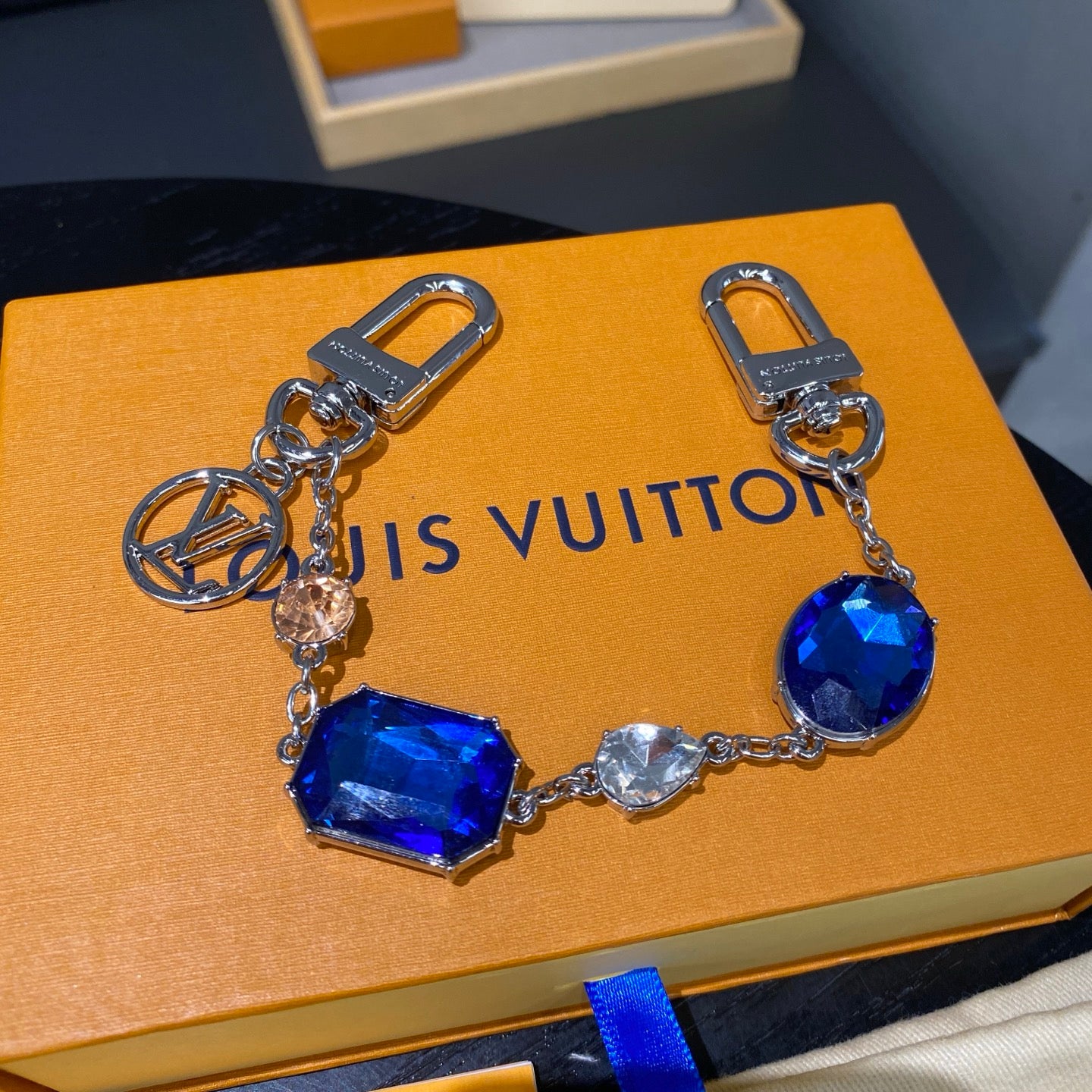 A1Q95E28 Popular bag 's charms accessories
