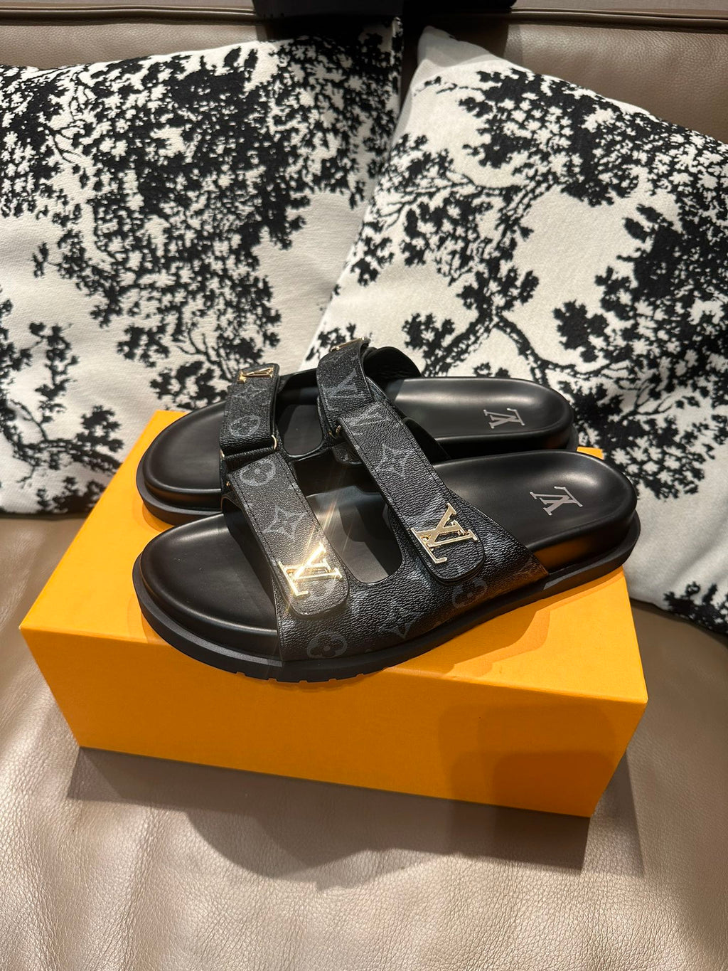Z2Z85E29  Popular leather Shoes