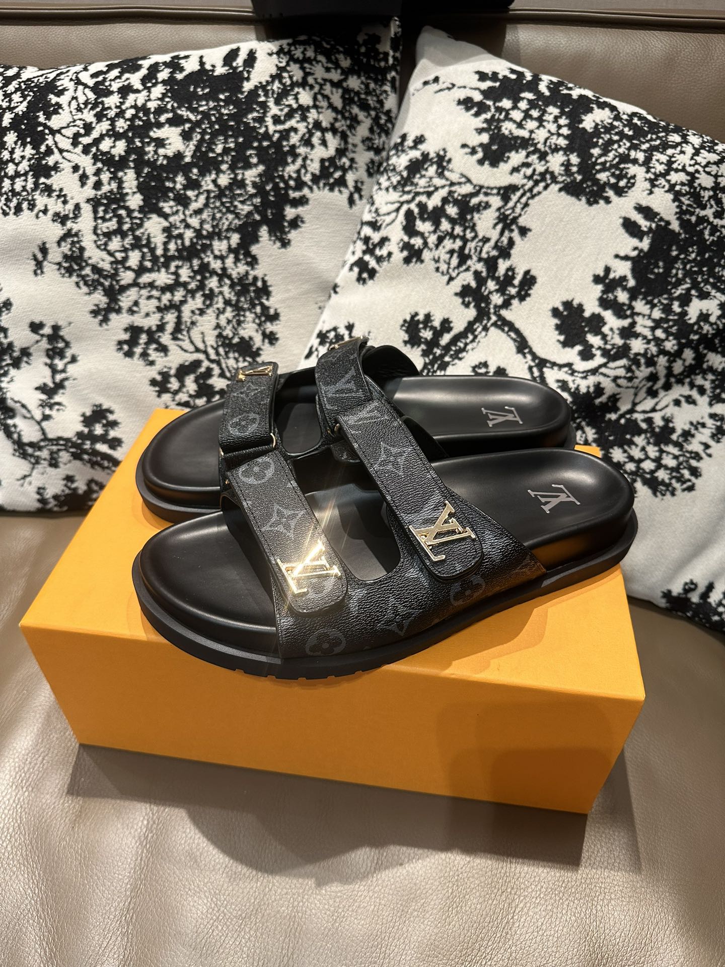 Z2Z85E29  Popular leather Shoes