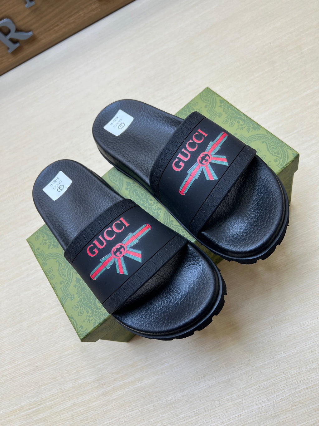 Z5R66B28 Popular Slippers