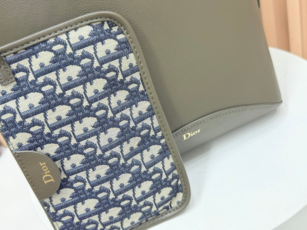 B1R76D45 Popular leather bag