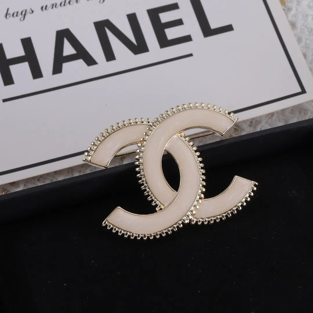 X14C781   Popular Brooch