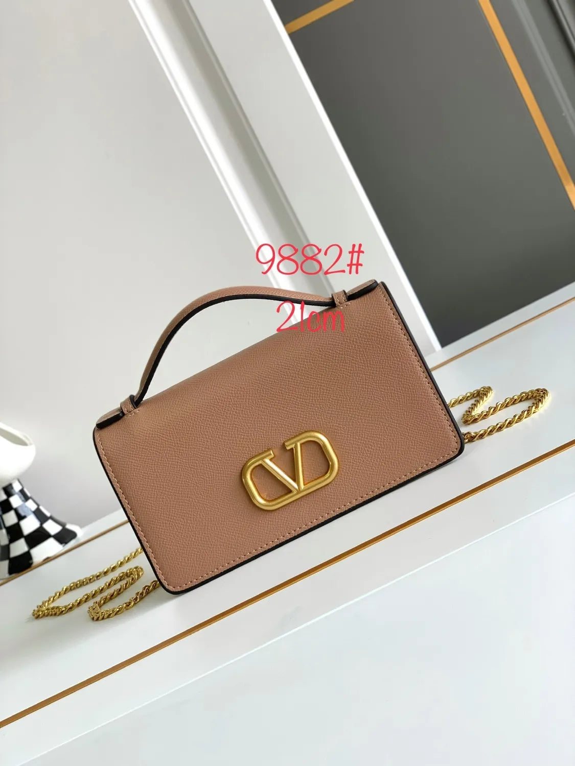 B1X44VL272 Popular leather bag 