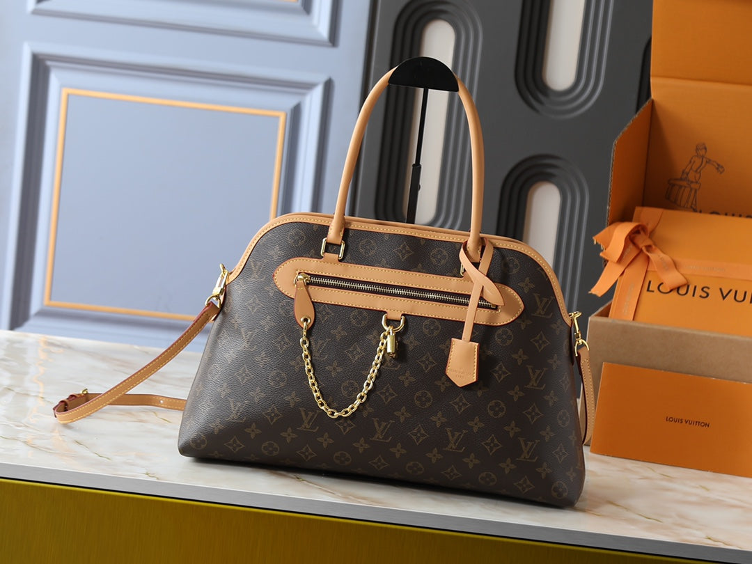 B1P46E107 Popular leather bag