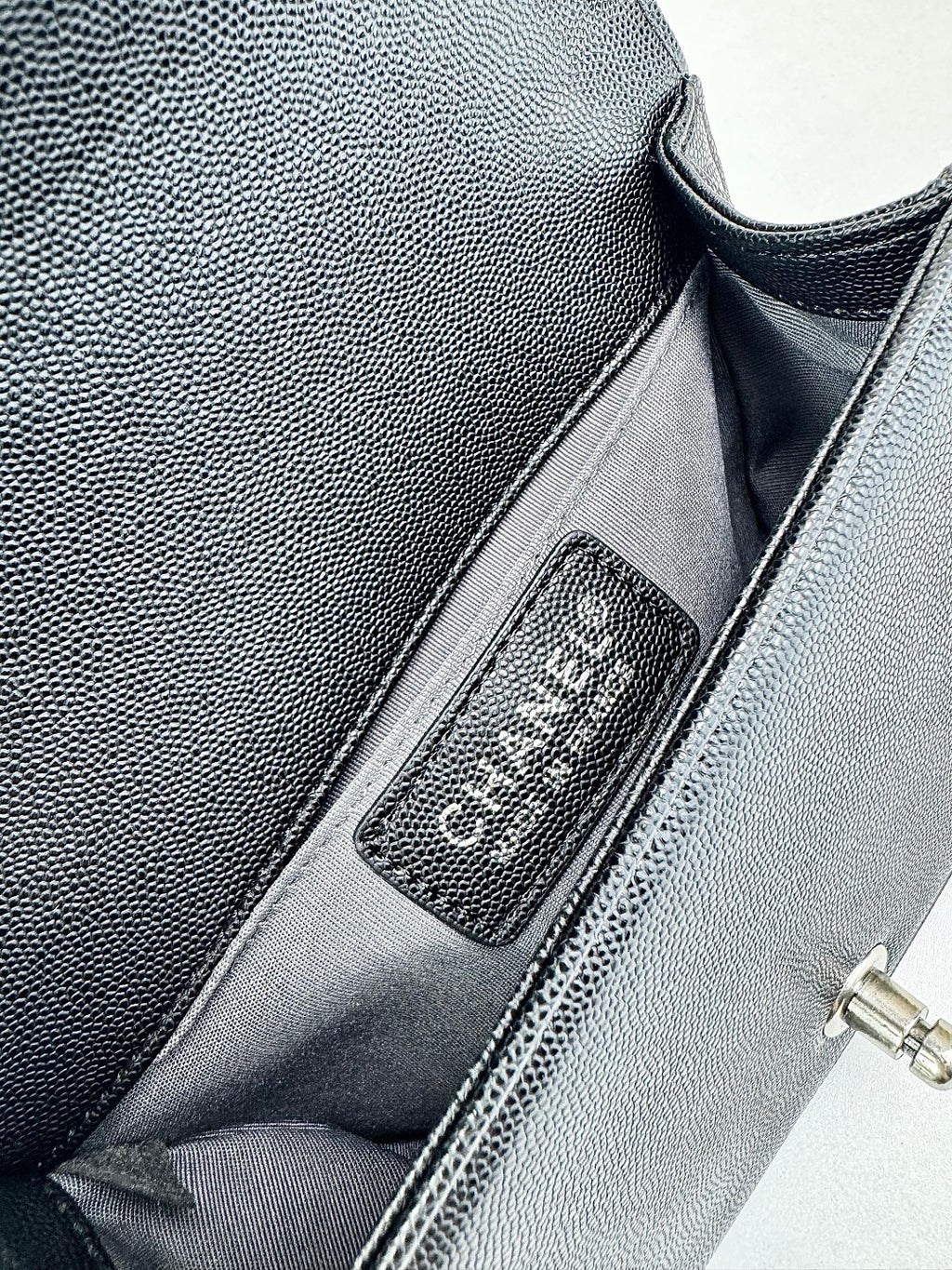 B1P36C17 Popular Caviar leather bag
