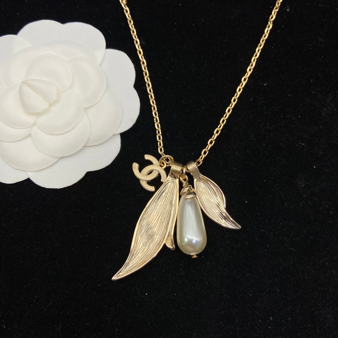 X1Q85C240X Popular Necklace