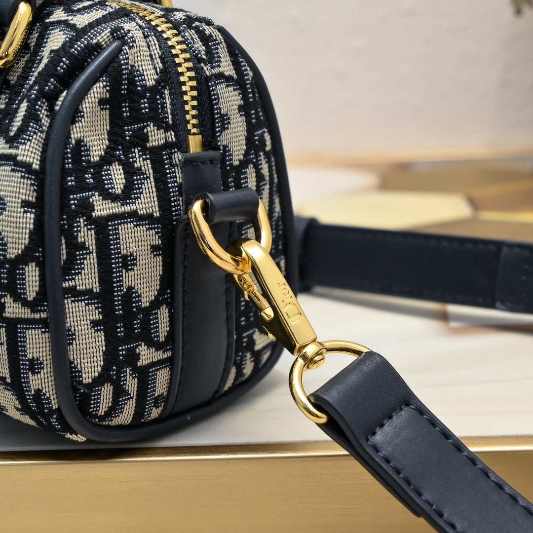 B1W15D32 Popular  leather bag