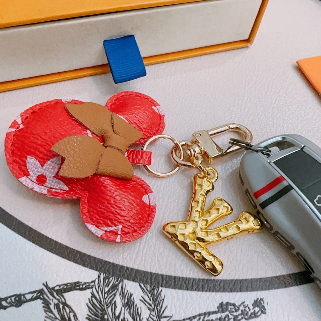 A1Z105E65 Popular bag 's charms accessories