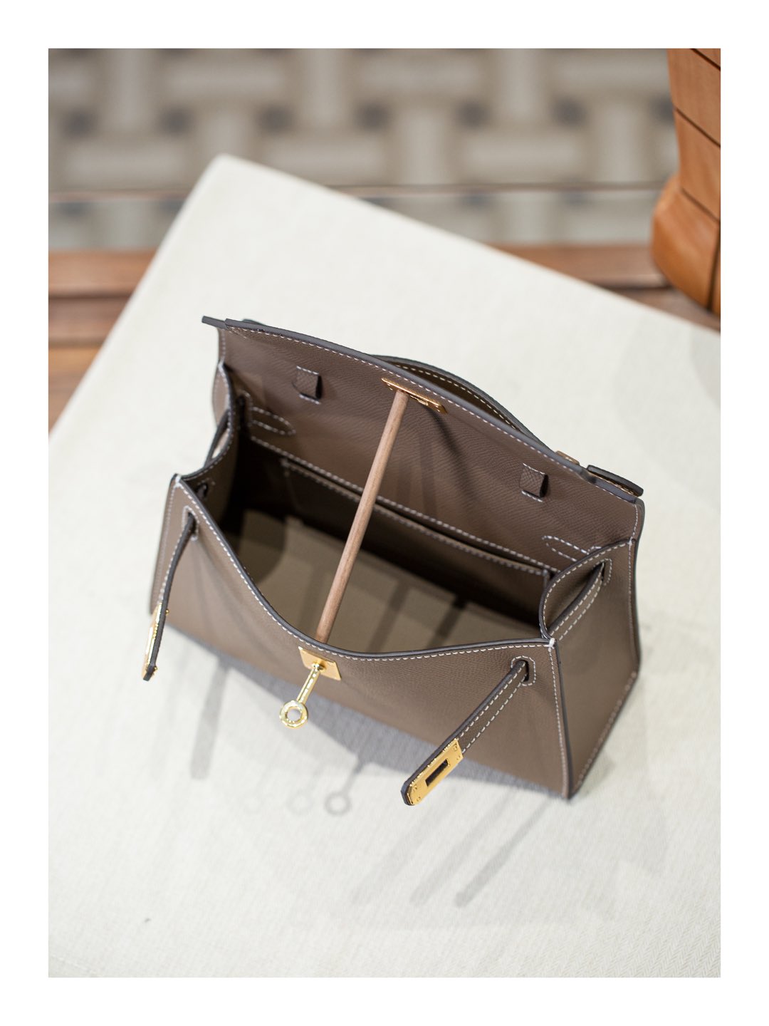 B1R66A6 Popular leather bag