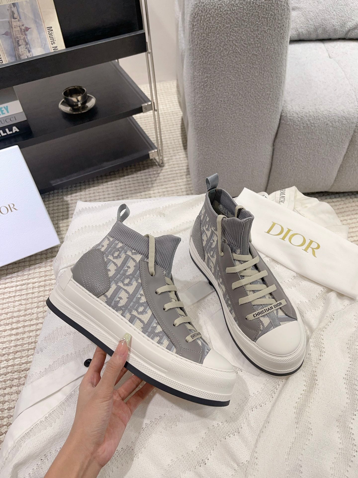 Z2Q105D427 Popular high-quality Shoes