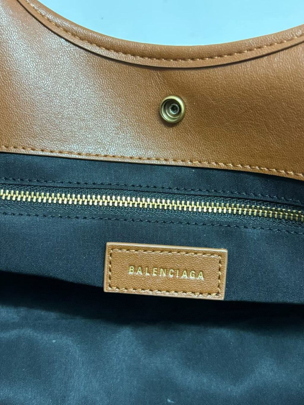 B1N36J11 Popular leather bag