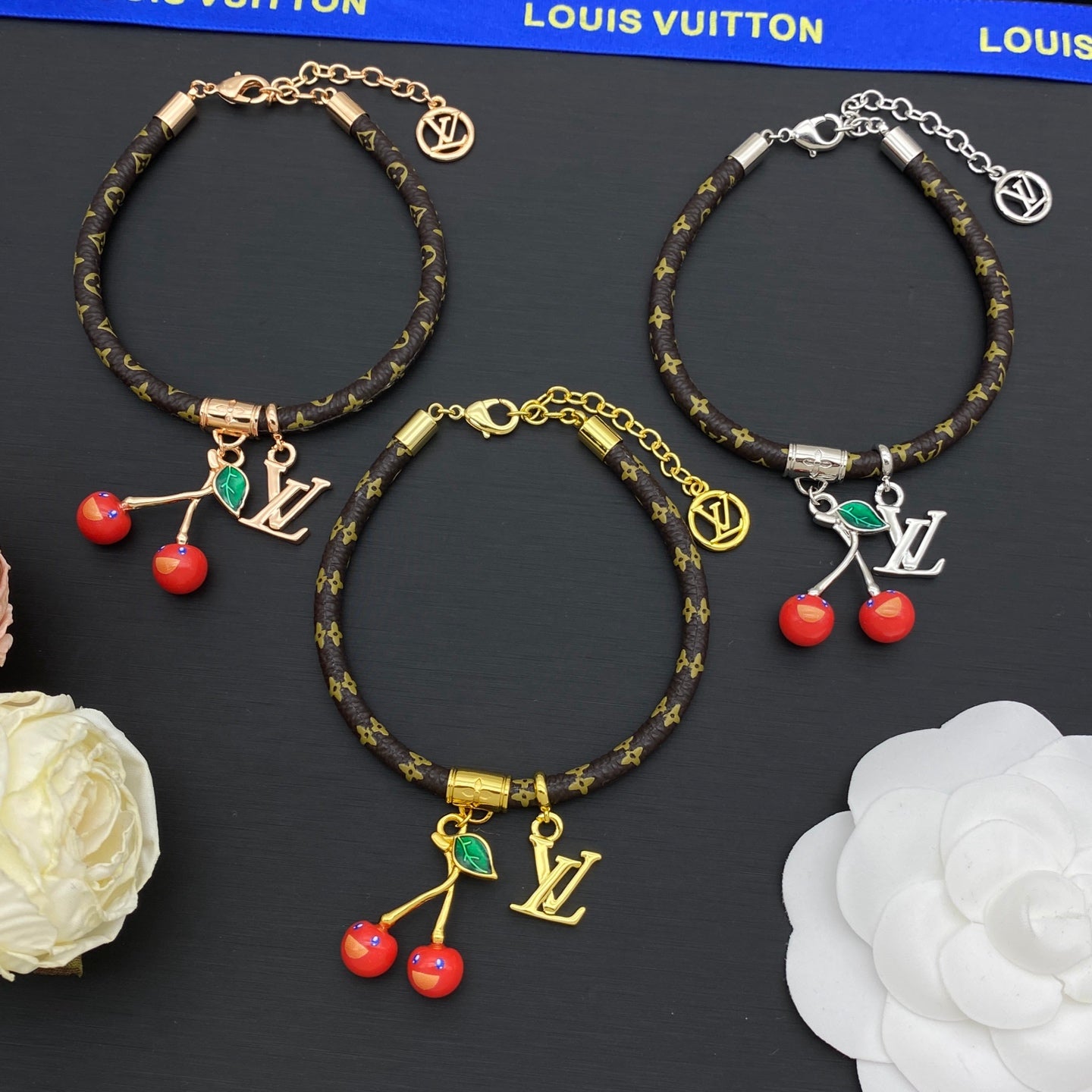 X1N36E82X Popular  Bracelets