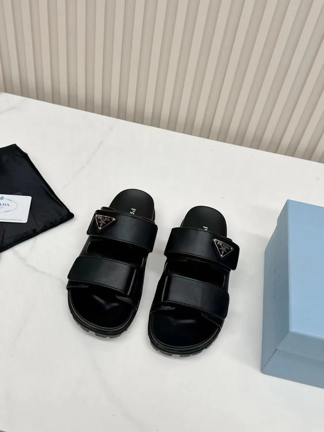 Z1ZPD26 Popular sandals