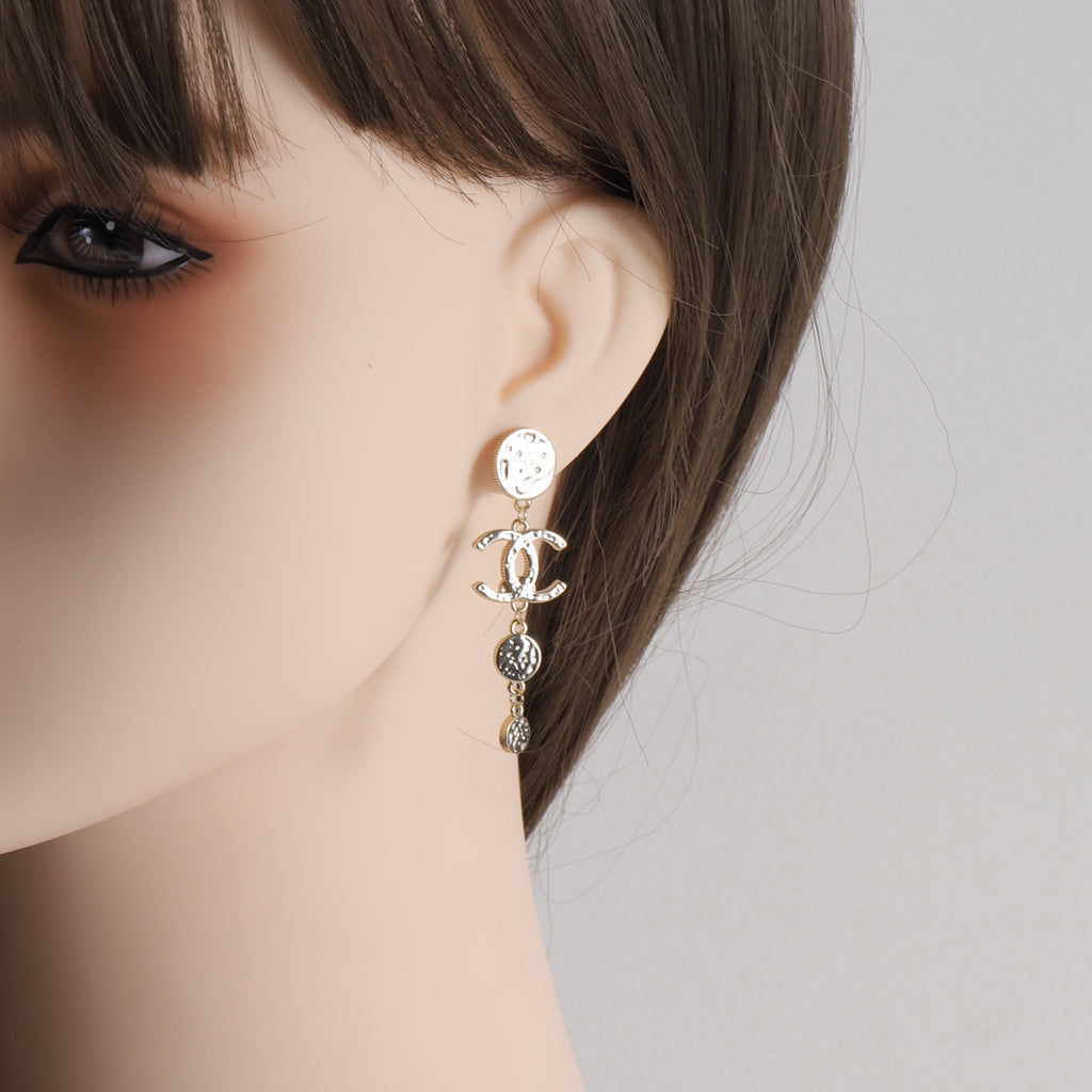 X1Z54C372E Popular Earrings