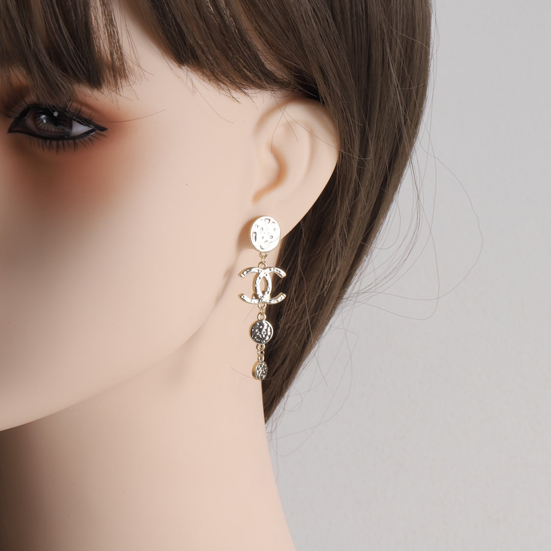 X1Z54C372E Popular Earrings