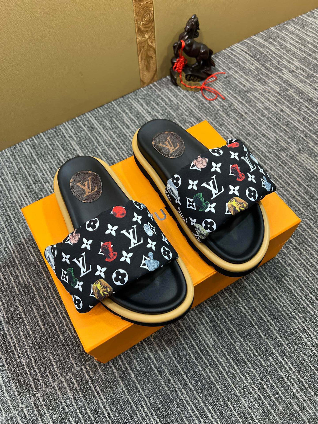 Z5XF120 Popular leather quality Slippers