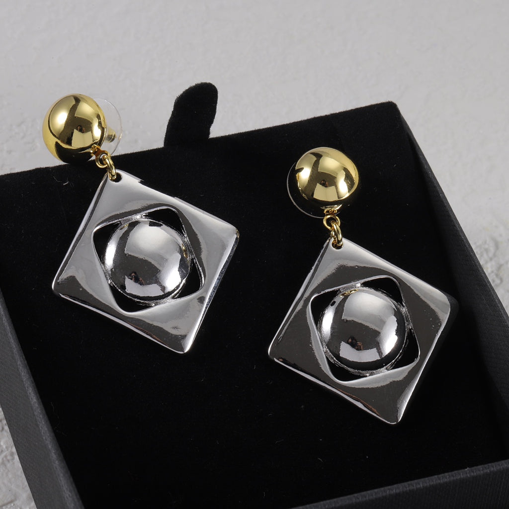 X1Z94SL832K Popular  Earrings