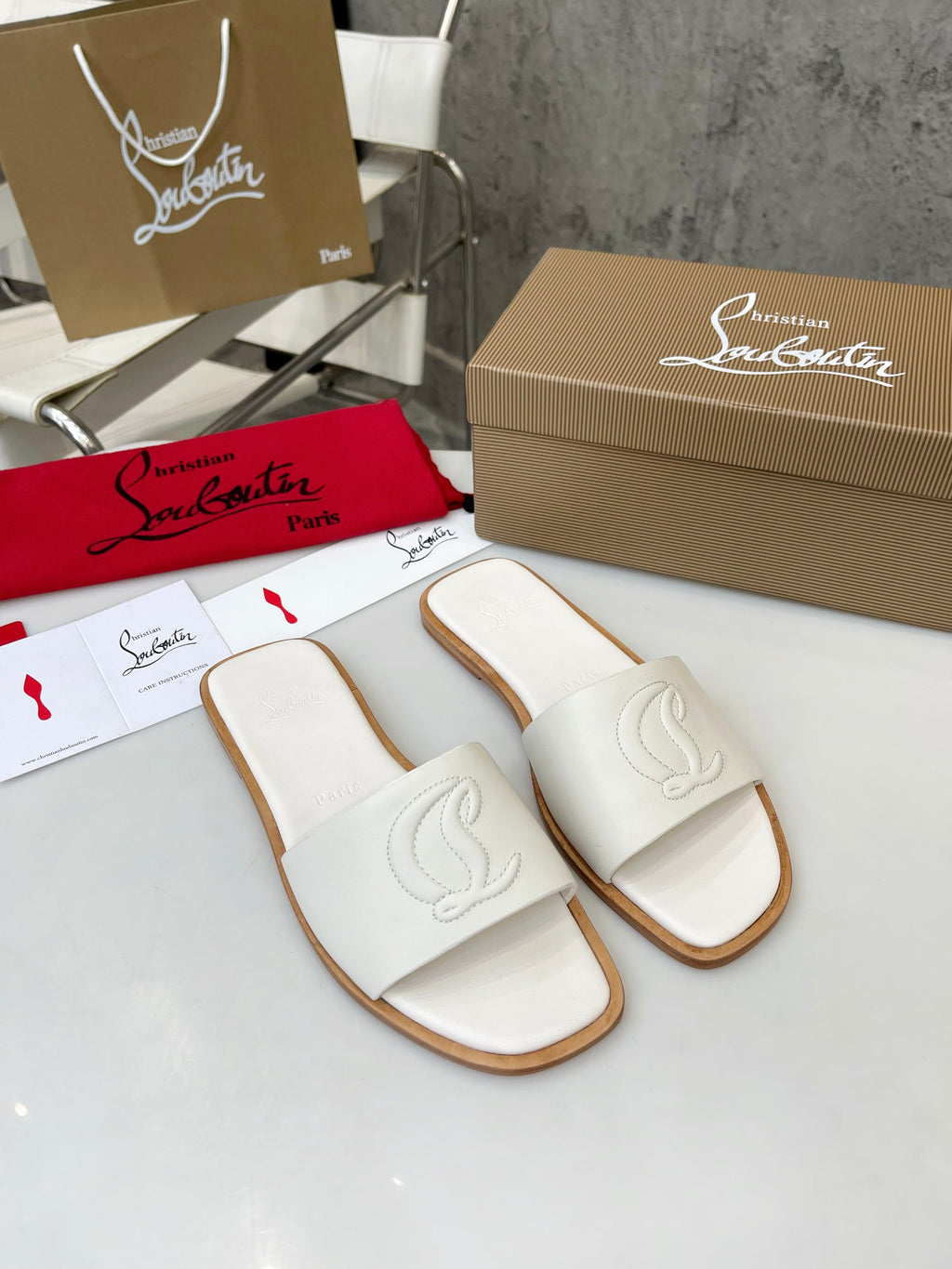 Z2XA32 Popular leather Slippers