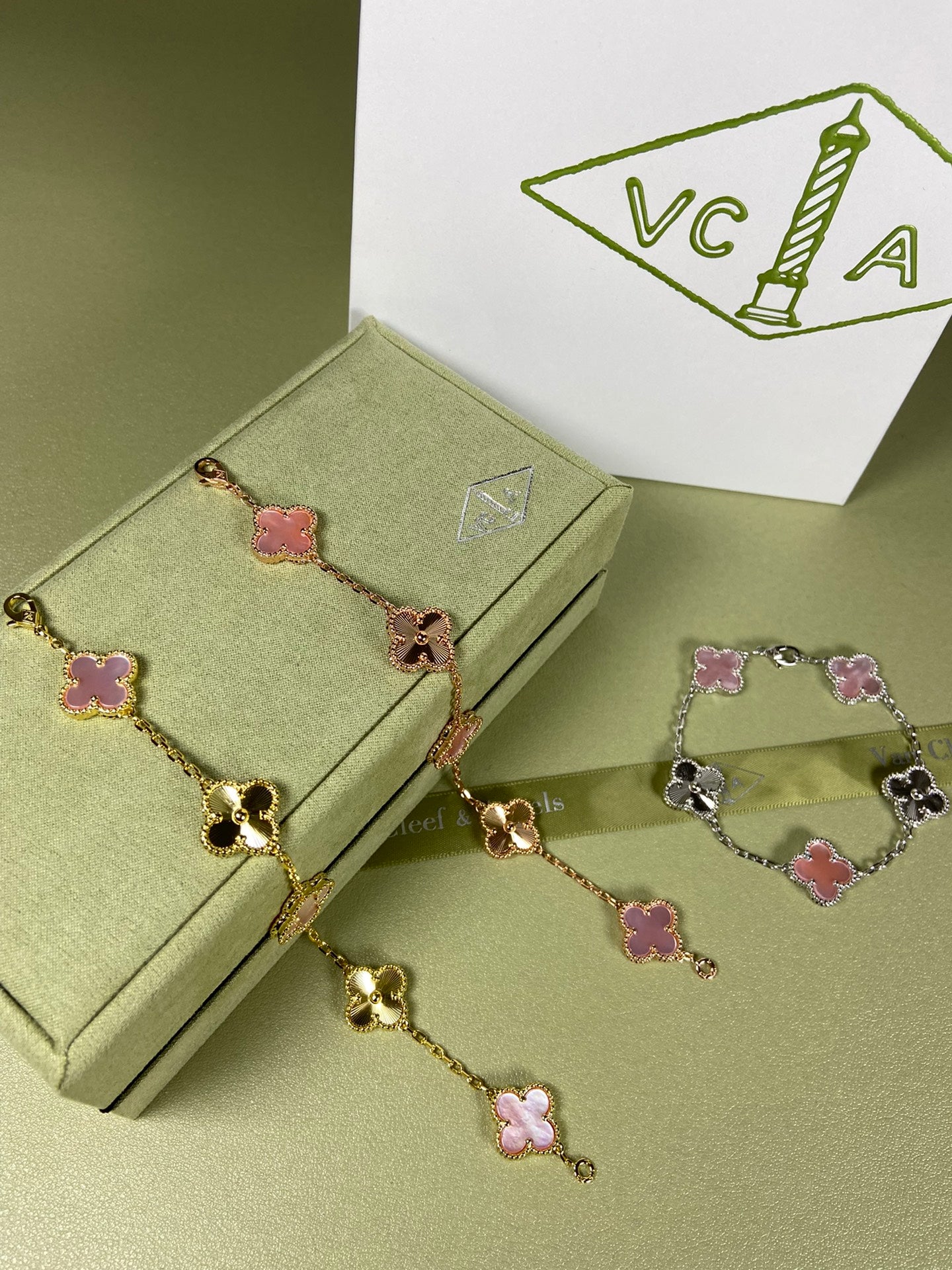 X5X94VA181K  Popular bracelets  5 flowers normal size1.5cm flower