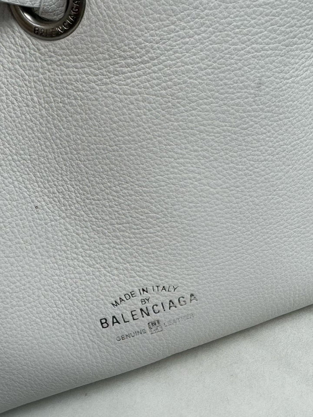 B1P46J144 Popular leather bags