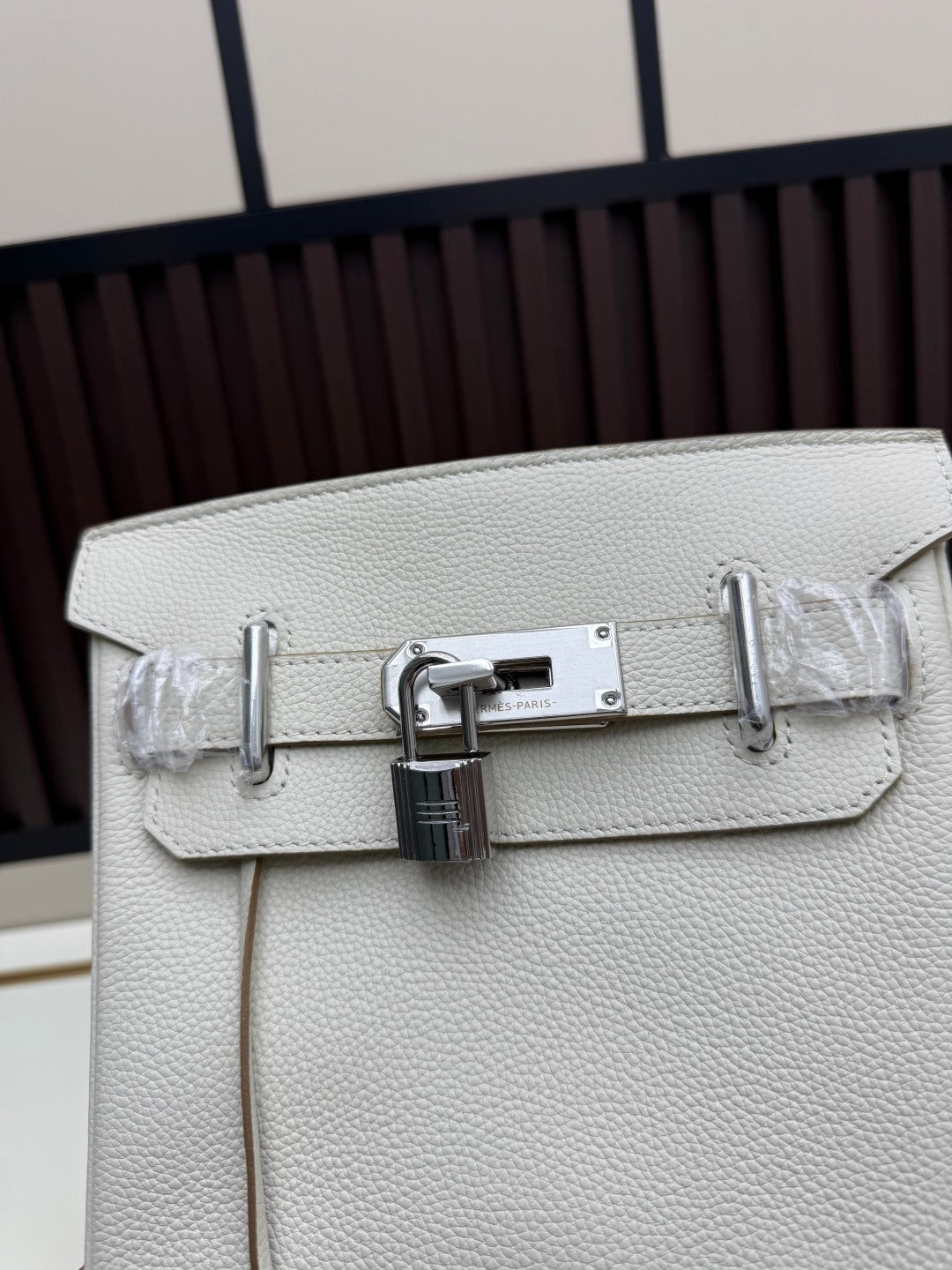 B1P36H46 Popular leather bag