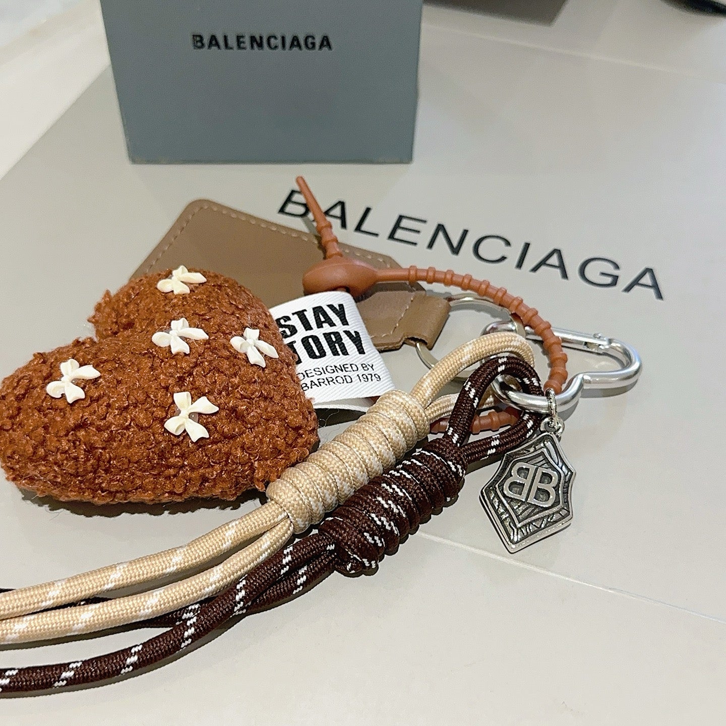 A1Z105J60 Popular bag 's charms accessories