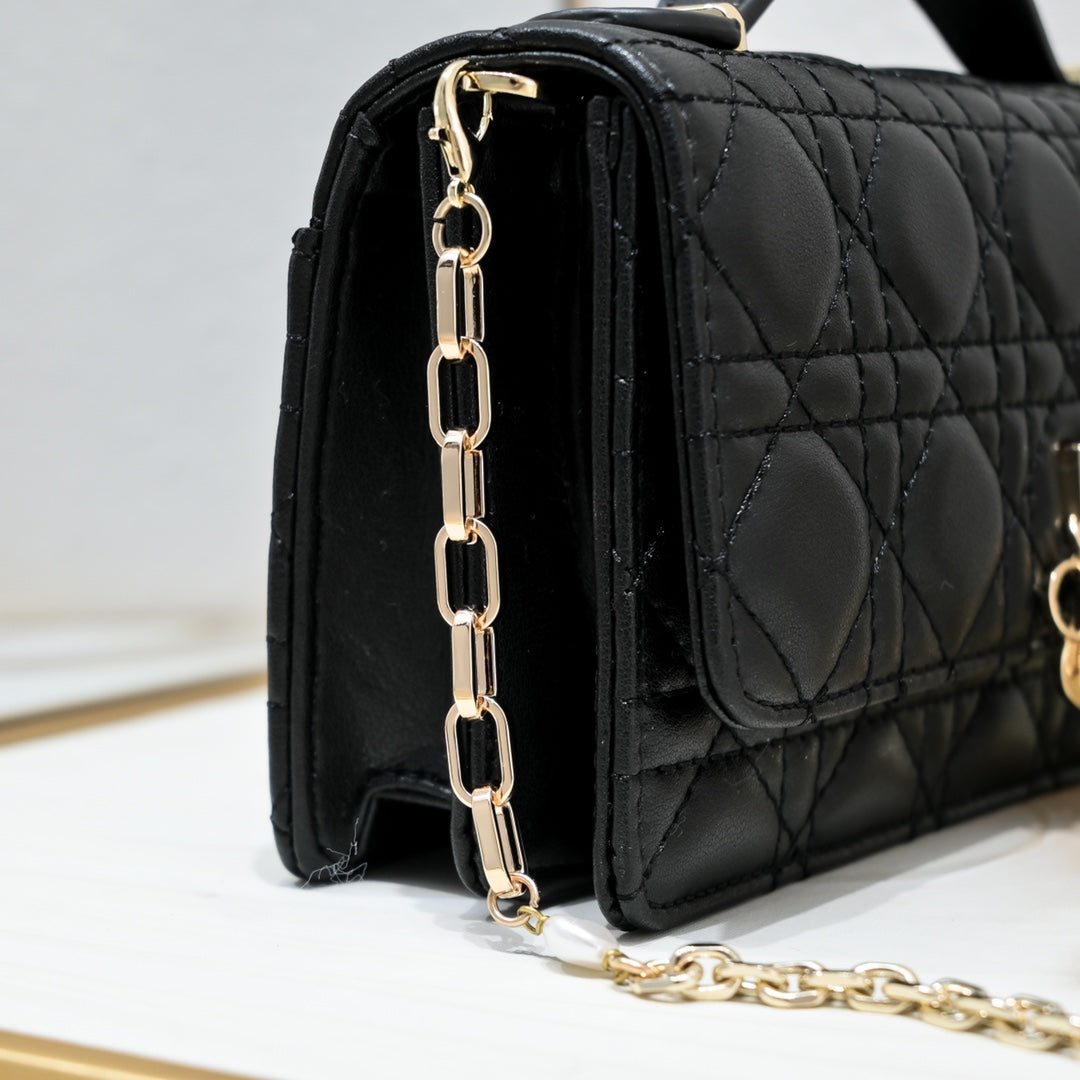 B1N36D28 Popular leather bag