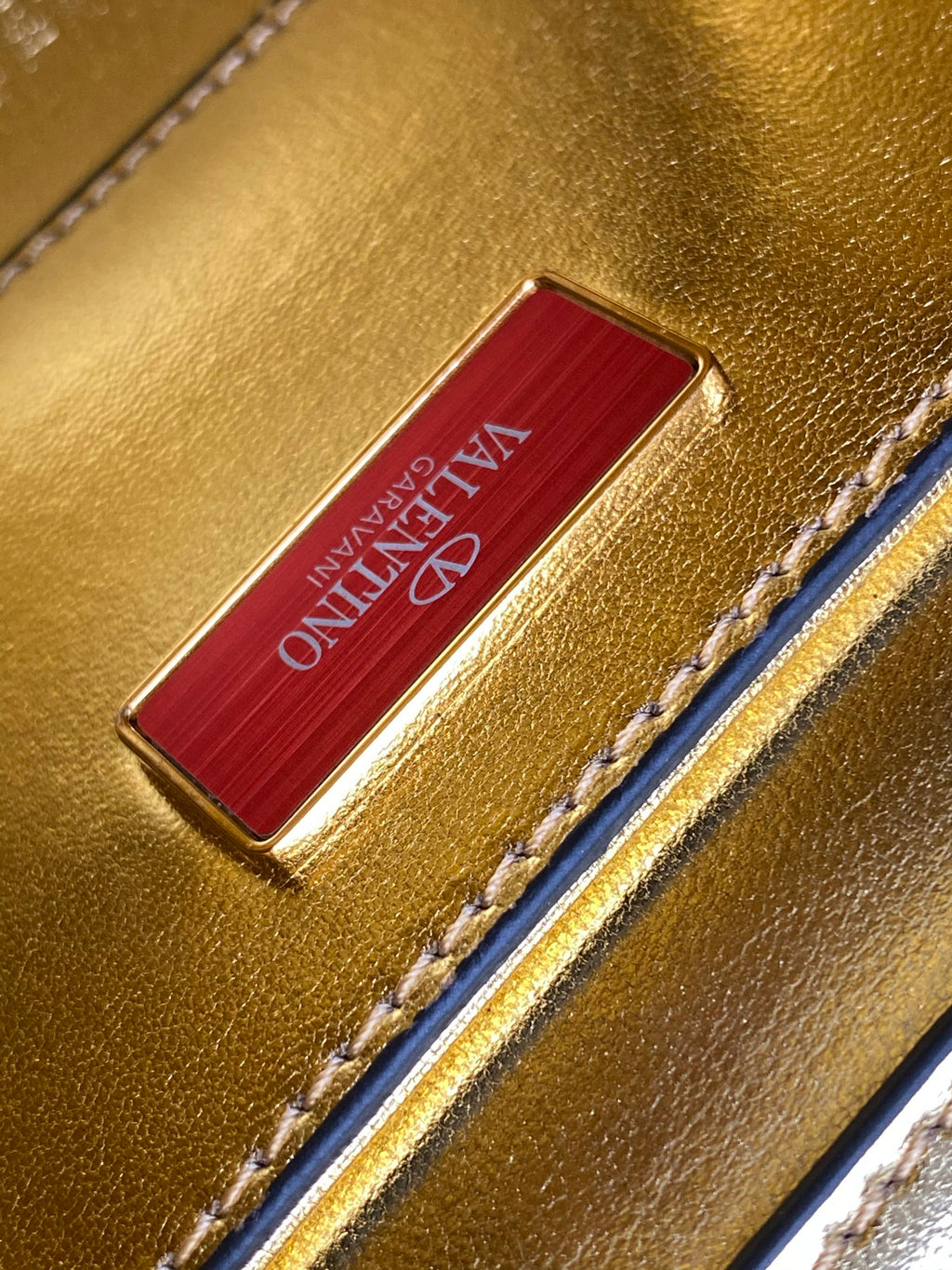 B1P36A72 Popular leather bag