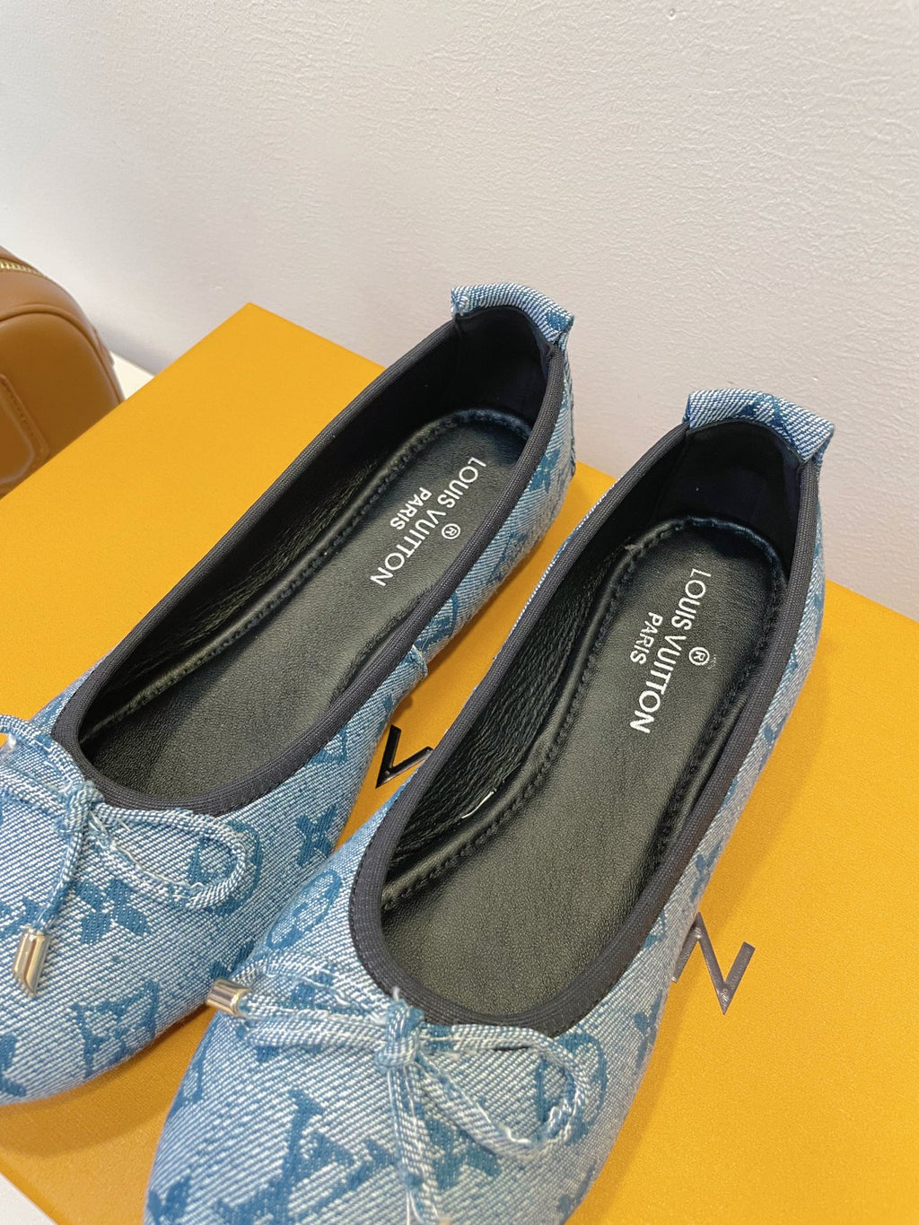 Z2Q95E105 Popular high-quality  shoes