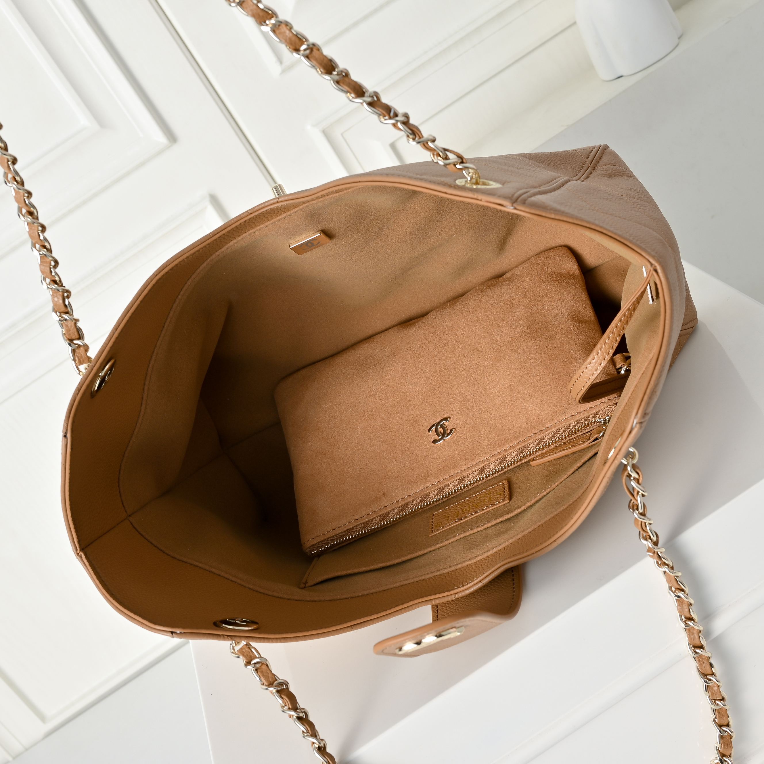 B1P36C43 Popular leather bag