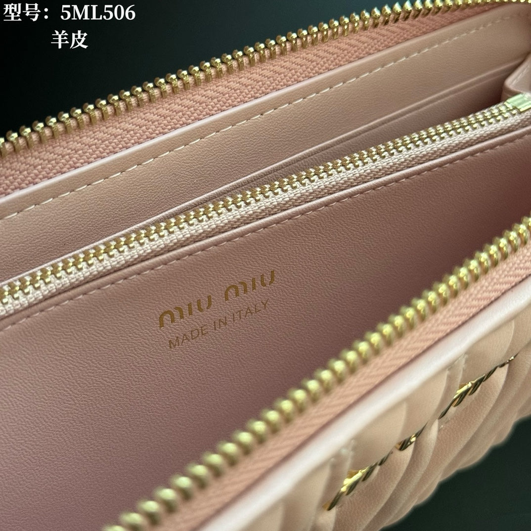 B1P46A123 Popular leather wallets