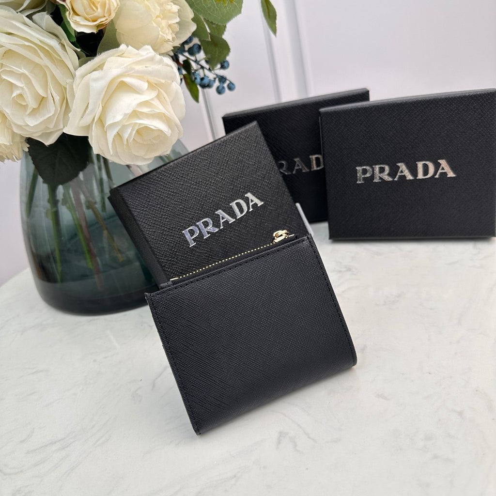 B1P36P1 Popular card holder