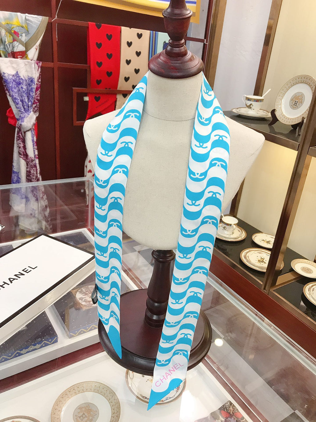 W1N46C9 Popular Silk Scarve